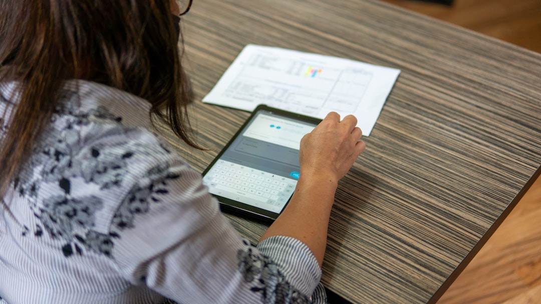 Unlocking Innovation with Continuous Learning Systems: Online Learning Frameworks and Real-World Applications